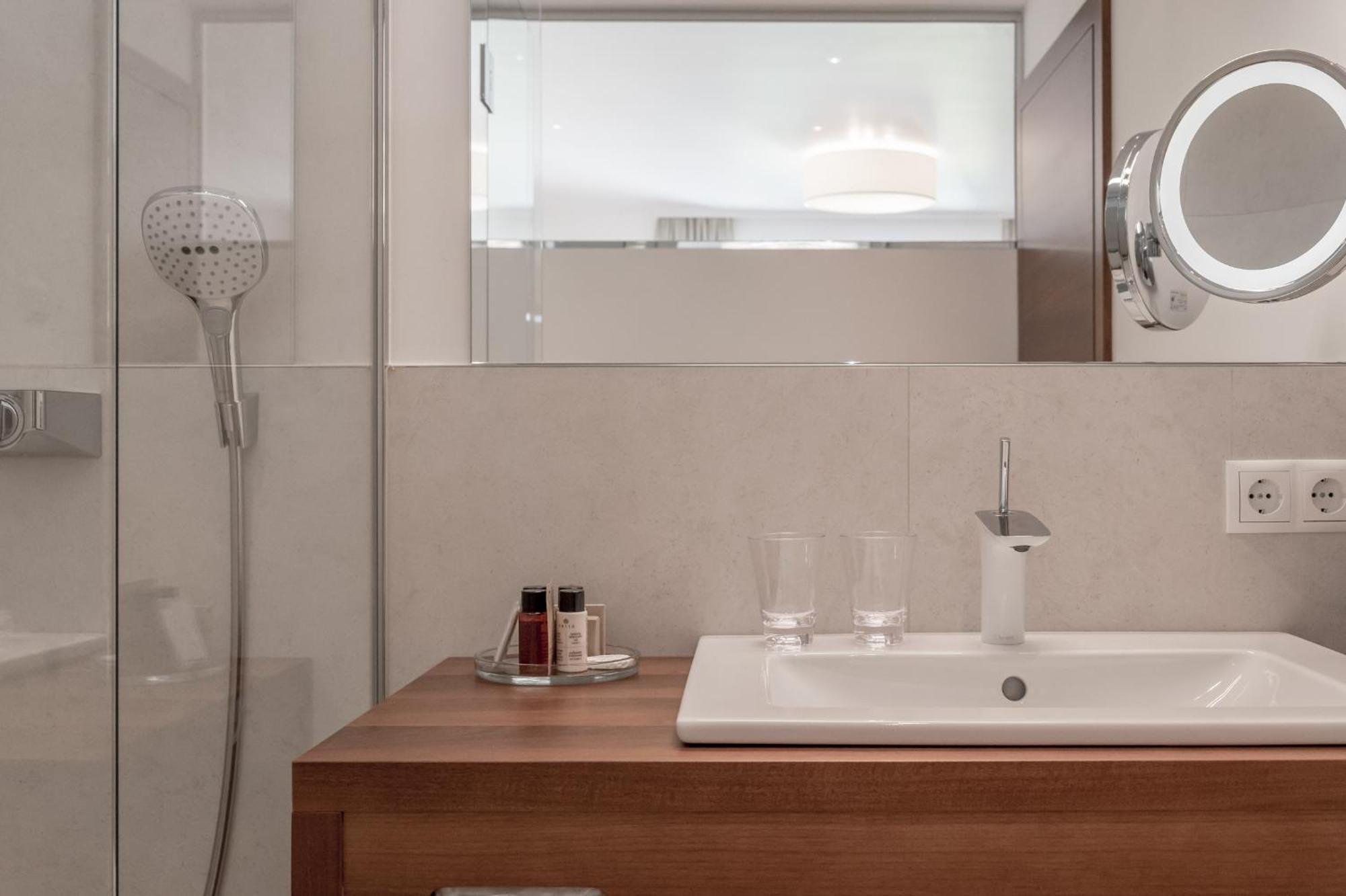 Seehotel Restaurant Lackner Мондзее Экстерьер фото