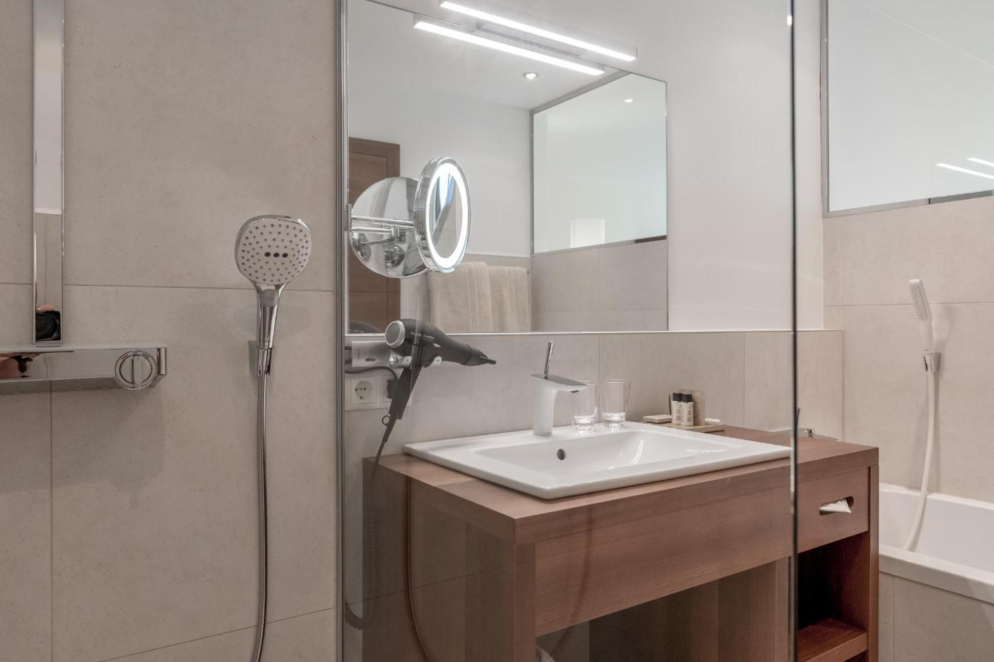 Seehotel Restaurant Lackner Мондзее Экстерьер фото