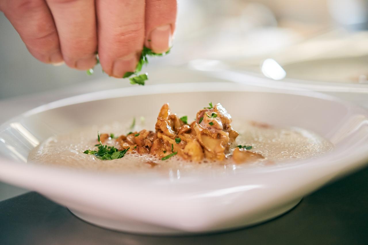 Seehotel Restaurant Lackner Мондзее Экстерьер фото